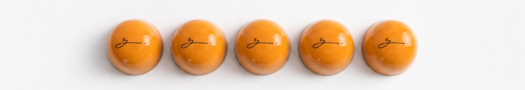 Bonbons with a custom single-colour design